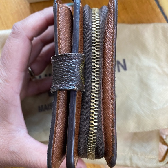 LV Compact Zippe Wallet Monogram Canvas - Picture 10 of 13